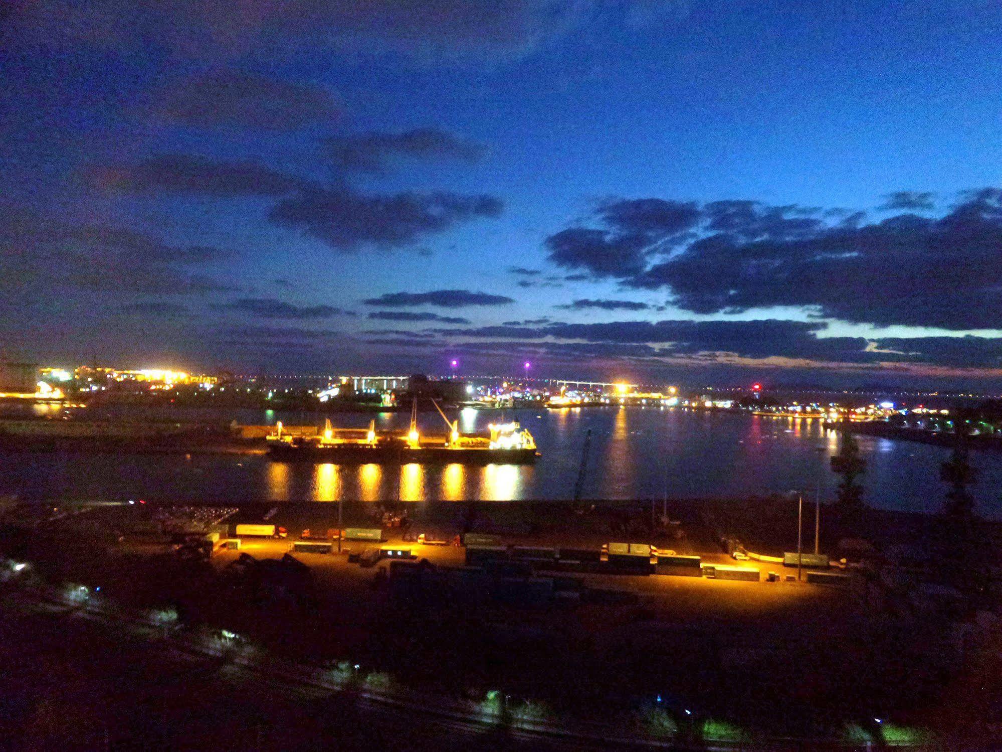 Harbor Park 4*